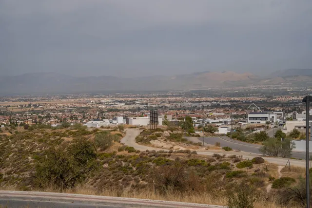 Terreno urbano de 750 m2 en Altos de La Zubia. Parcela 17, m - foto 3