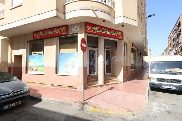 Local comercial 452m² en venta - Playa del Cura