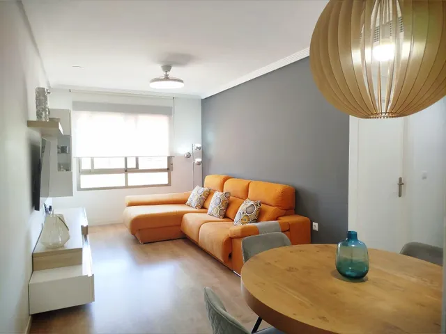 Amplia Planta Baja en Casillas, Murcia - Perfecta para Entrar a Vivir — 2