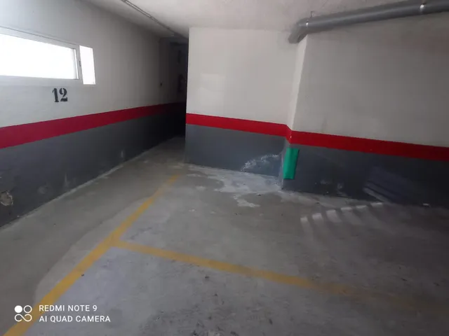 GARAJE PREPARADO PARA UN COCHE PEQUEÑO O MOTOCICLETA. — 4