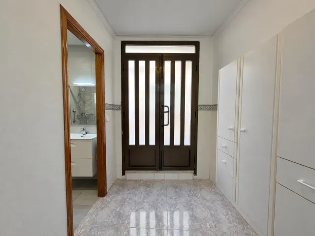 Casa con patio, terraza y acceso a dos calles en el centro de Beniarjó — 21