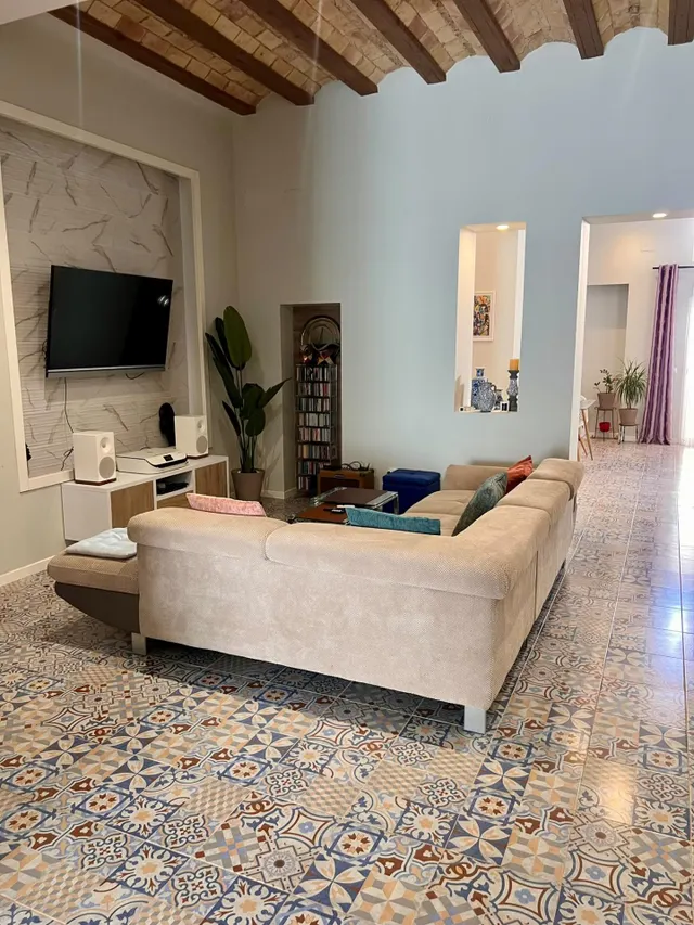Elegante Planta Baja Reformada con Amplia Terraza en Nou Moles, Valencia — 5