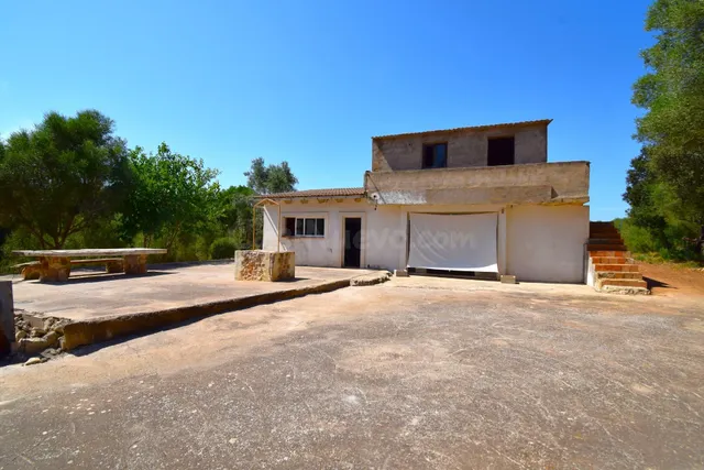Finca rústica con vivienda en Muro.