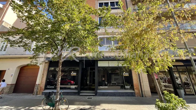 ¡Espectacular local comercial diafano en el centro de La Gar - foto 2