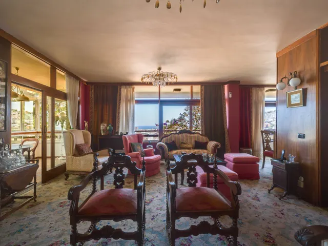 Chalet independiente junto a Paseo de Chil, con jardín, ascensor y vistas a la bahía — 17