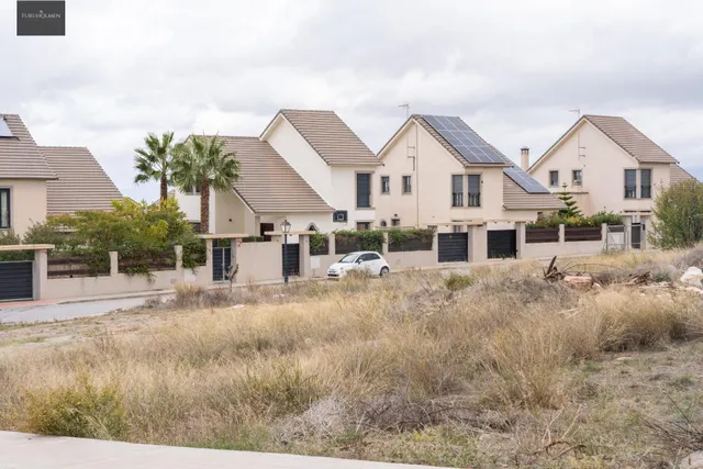 VENTA DE PARCELA EN LA URBANIZACIÓN CAÑADAS DEL PARQUE — 43
