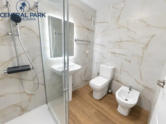 Apartamento reformado en zona turística de Salou. — 12