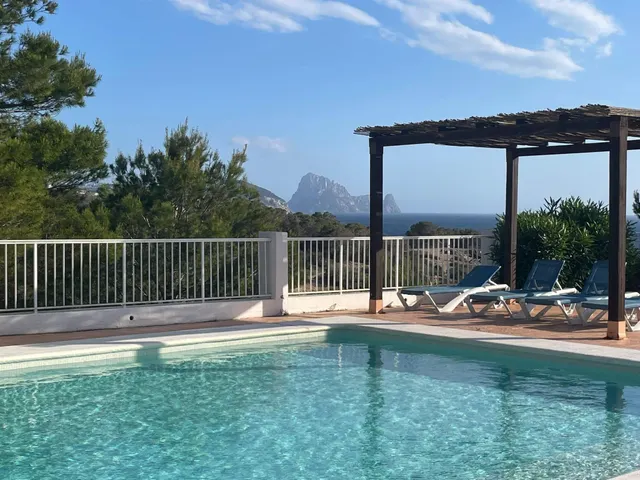 ALQUILER ANUAL EN CALA CODOLAR — 10