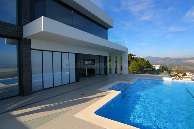 Villa Solana. Impresionante villa de nueva construcción en v - foto 2