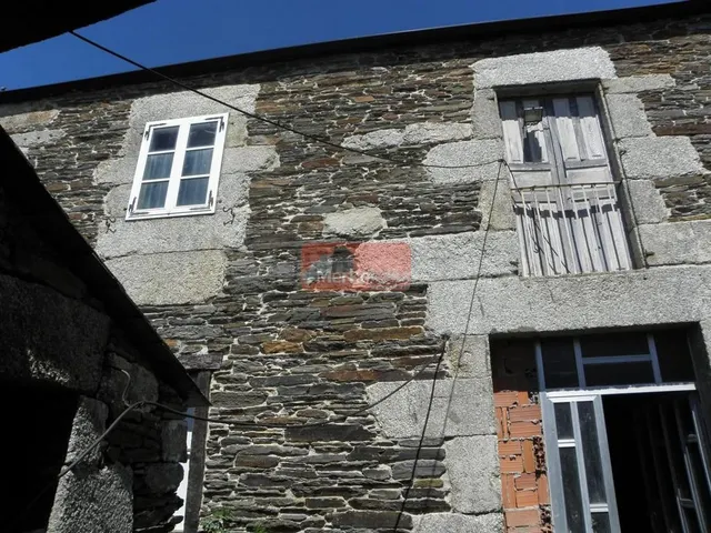 SE VENDE CASA DE PIEDRA SEMI-REFORMADA CON FINCA CERRADA CER - foto 4