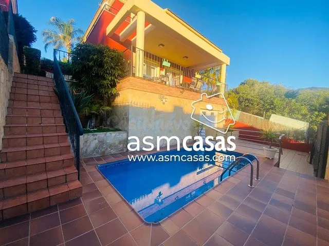 Agencia Inmobiliaria de Benicasim vende villa individual en 