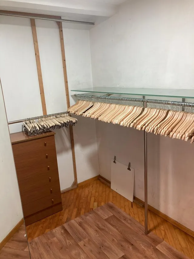 SE VENDE LOCAL MUY CÉNTRICO (para invertir) — 9