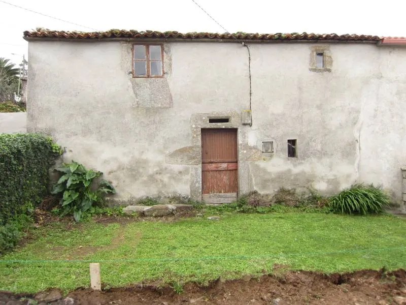 ¿¿¿Te gustaría reformar a tu gusto una casa de piedra con terreno???