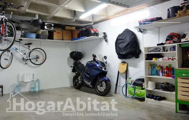 Amplio, moderno y reformado en residencial con terraza, piscina y garaje, todo amueblado — 32