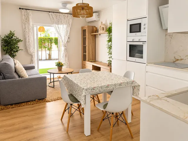 Tu rincón de sol en la mata: bungalow recién reformado con amplio jardín orientado al sur y a solo 450 metros de la playa — 6