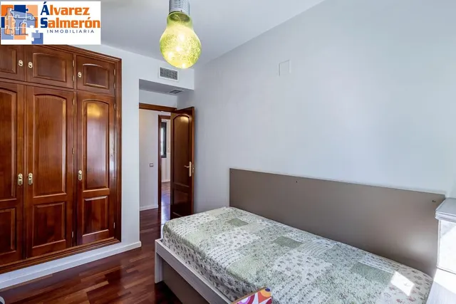 Chalet en Cañadas del Parque, Dilar — 29