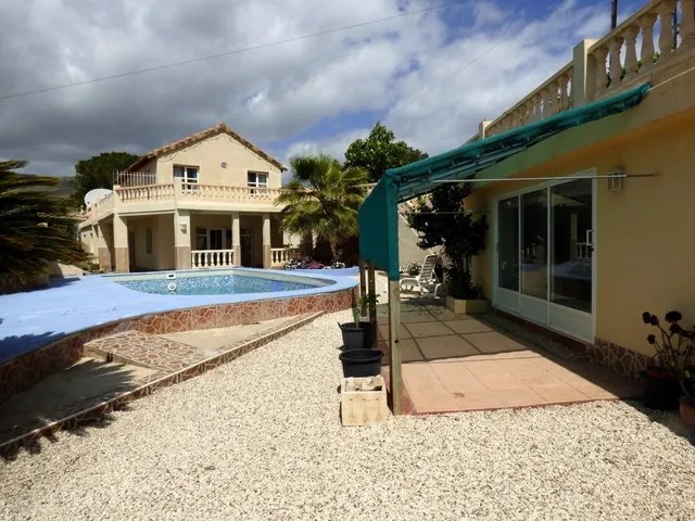 SE VENDE GRAN CHALET EN BELLA ORCHETA — 9