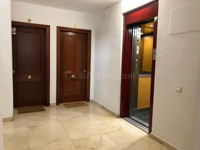PISO CON ASCENSOR EN LES ROQUETES - foto 3