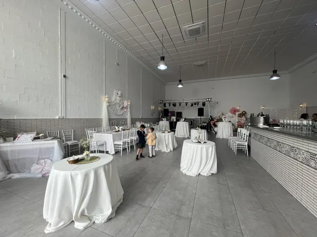 LOCAL PARA CELEBRACIONES — 13