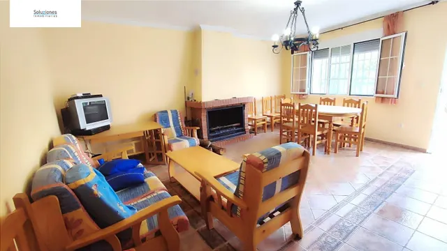 PLANTA BAJA DE CASA DE PUEBLO CON PATIO EN CUCHARAL — 10