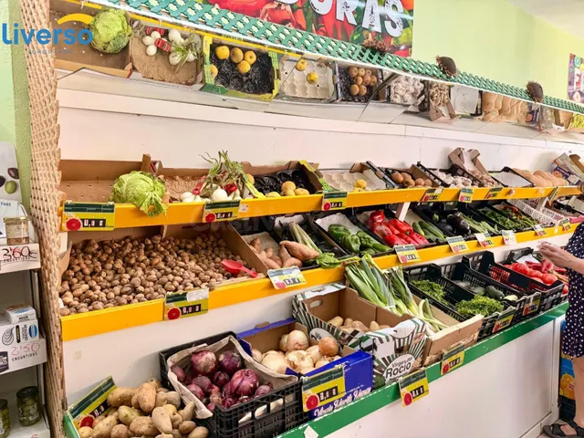 Traspaso de frutería rentable en pleno Reyes Católicos - foto 3