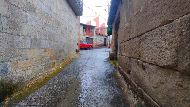 PARCELA CON CONSTRUCCIÓN DE PLANTA BAJA EN UN PUEBLO DE A ME - foto 2