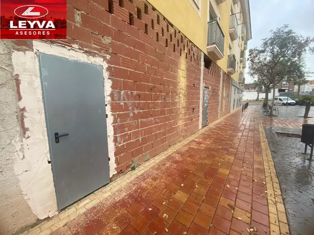 LOCAL COMERCIAL EN VENTA — 14