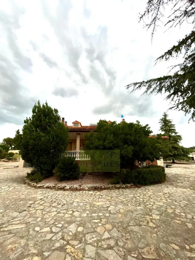 Espectacular chalet a la venta con impresionante jardín interior — 47