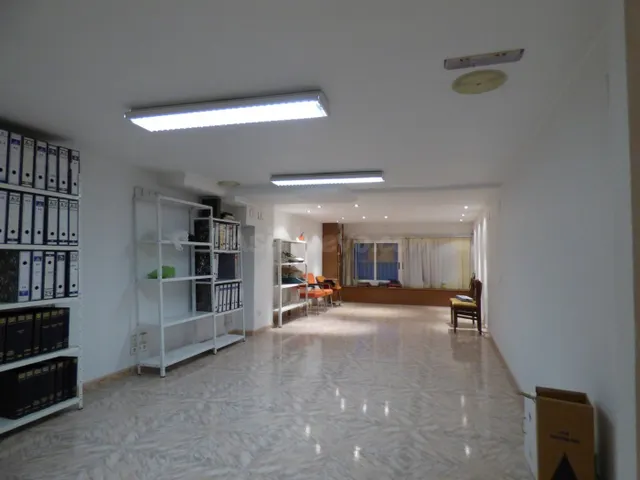 Local comercial 130m² en alquiler - Avenida de chapí - foto 3