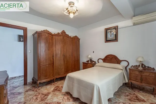 Piso señorial de 182 m2 en Avenida Madrid: amplitud, luz y posibilidades infinitas con garaje opcional. — 32