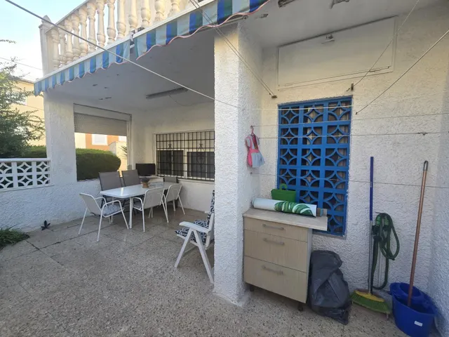 Dúplex adosado, 2 dormitorios, 1 baño, piscina comunitaria, cerca de la Avda. de las Habaneras, a unos 10/15 min. a pie de la playa del Cura — 33