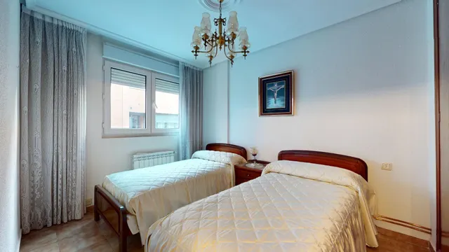Piso de tres dormitorios de nueva construcción y con garaje — 8