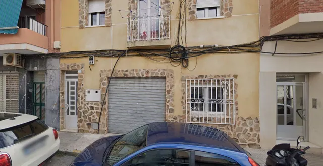 Se vende Piso OKUPADO en Calle Rafael Altamira 12 Elda, (Ali