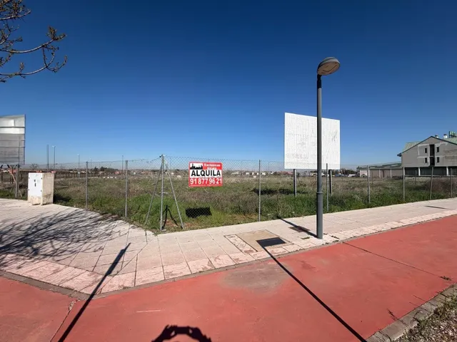 PARCELA TERCIARIA COMERCIAL EN UBICACIÓN ESTRATÉGICA – AZUQU - foto 4