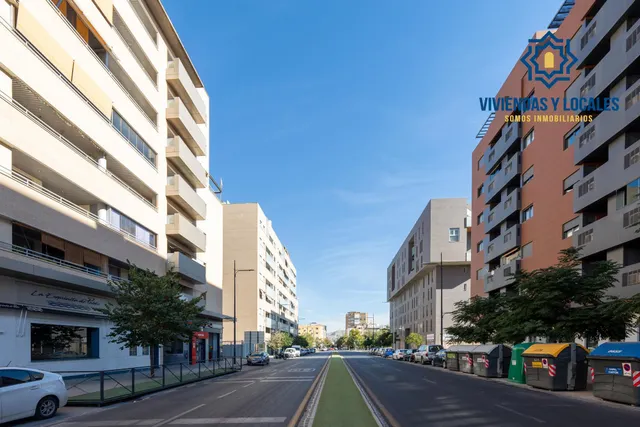 Local comercial en el Campus de la Salud — 4