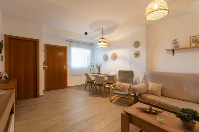 Piso con terraza y piscina comunitaria en RAFAL, ALICANTE — 2