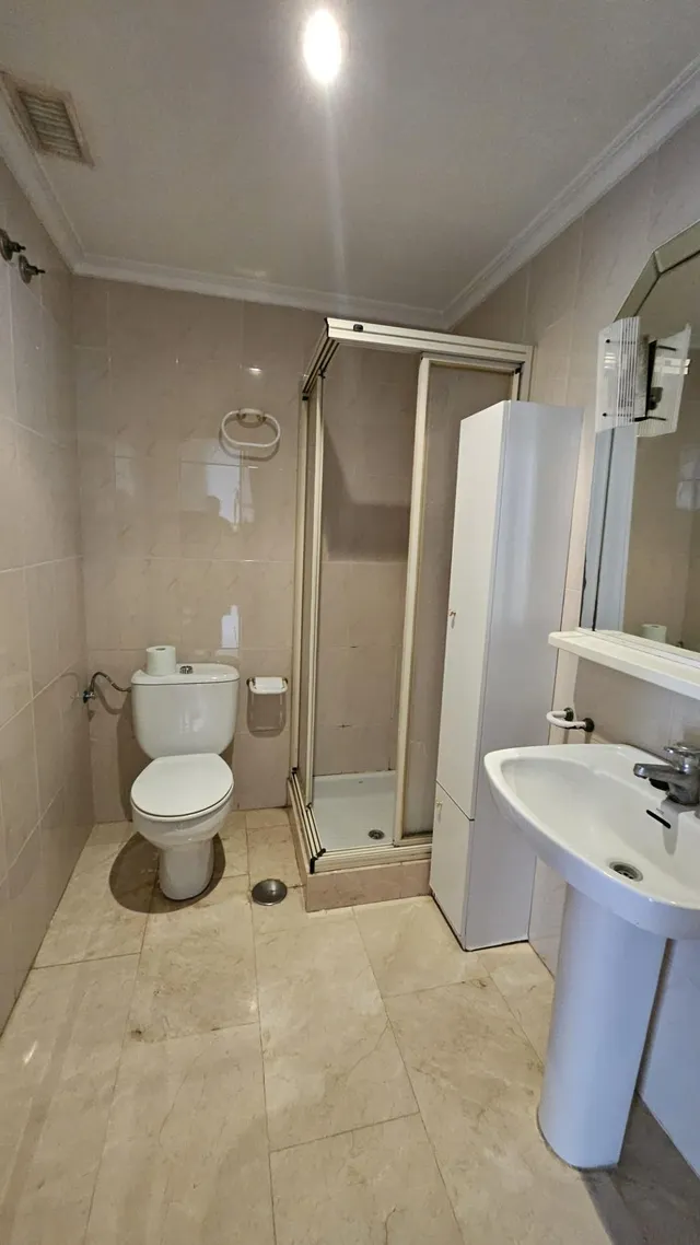 Se Vende Casa de Tres Plantas con garaje doble y trastero. — 43