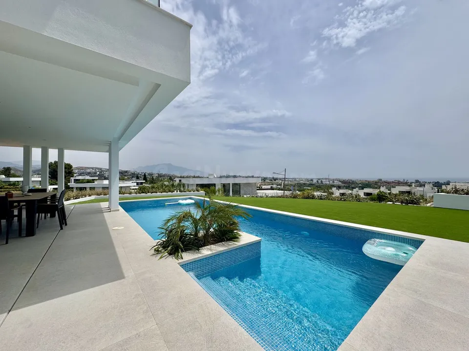 Chalet 6 habitaciones 460m² en venta - Costa Del Sol