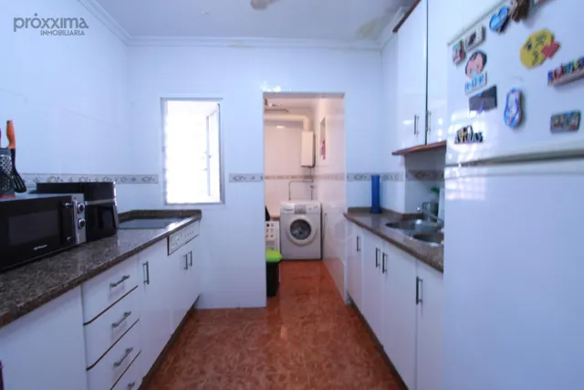 VIVIENDA AMPLIA, ASCENSOR Y TERRAZA INTEGRADA EN EL SALÓN — 13