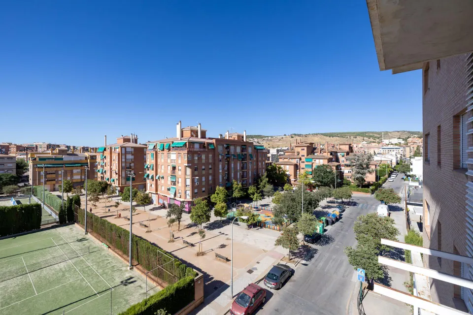 **Luz, vistas despejadas y un encanto especial: tu nuevo refugio en la ciudad**