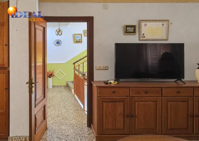 CASA CON GARAJE EN EL CENTRO DE LANJARÓN — 6