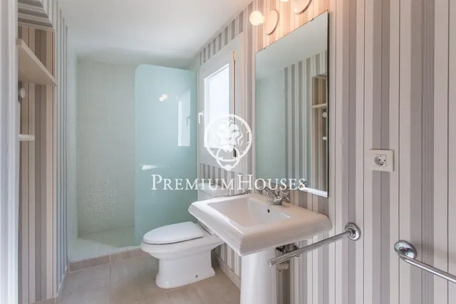 Casa en venta con piscina en Sant Andreu de Llavaneres — 37