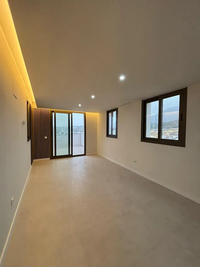 Se vende ático con piscina privada en Estepona — 10