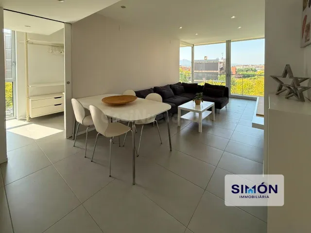 ¡Espectacular Piso en perfecto estado en la Parada Nova de M