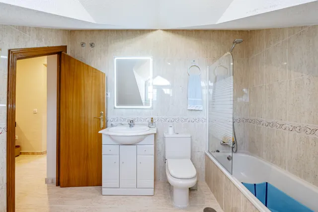 MAGNÍFICO CHALET EN LA SIERRA DE GUADARRAMA PARA VIVIR EN UNA PLANTA Y LISTO PARA ENTRAR A 25 MINUTOS DE MADRID CON PORCHE, JARDÍN Y PISCINA — 33
