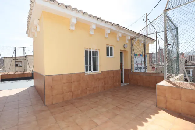 CHALET EN CIUDAD JARDÍN DE 253 M2 — 49