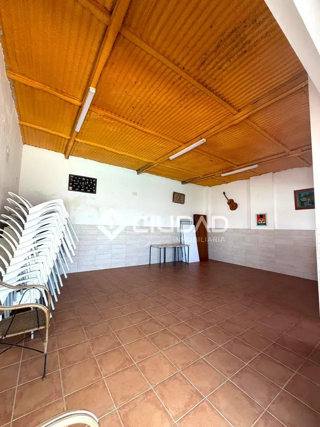 Parcela con construcción y piscina en Reventón Chico — 10