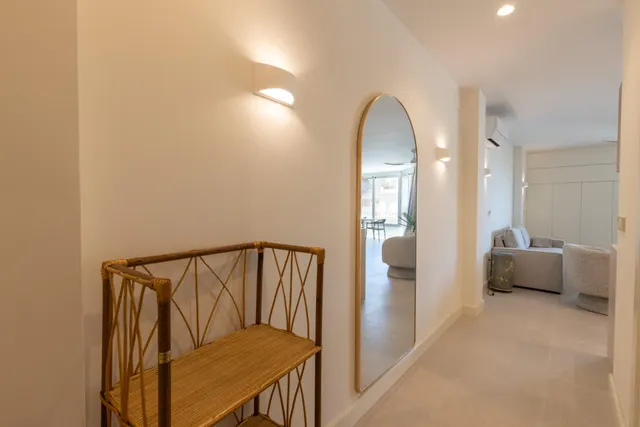 ¡exclusivo apartamento en primera linea de playa con reforma integral de alta gama! — 29