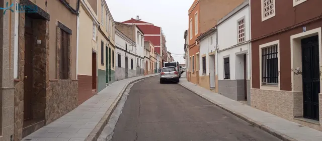 Venta de Casa Adosada en Don Benito - Badajoz - foto 2