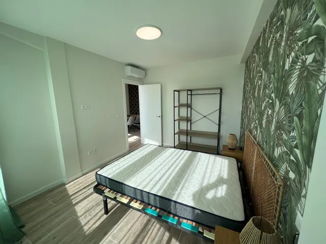 Piso totalmente reformado en el centro de almeria — 10